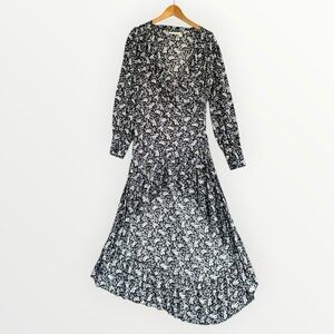 🎉5 for $45🎉 Chelsea and violet dress size L